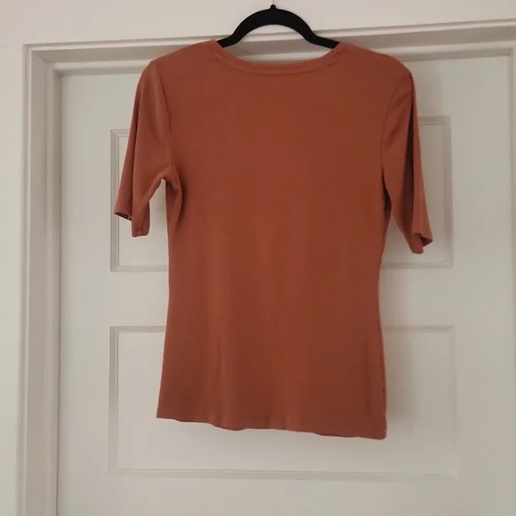 Nine West Rust Tan Short Sleeve Tee Size M - Picture 9 of 10